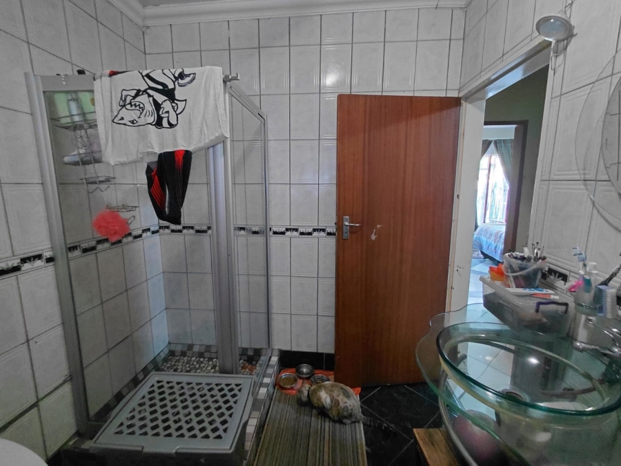5 Bedroom Property for Sale in Elandsrand North West